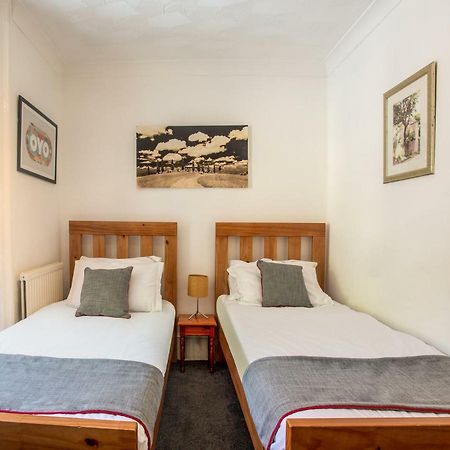 Oyo Avalon Lifestyle Guest House Brighton Екстер'єр фото