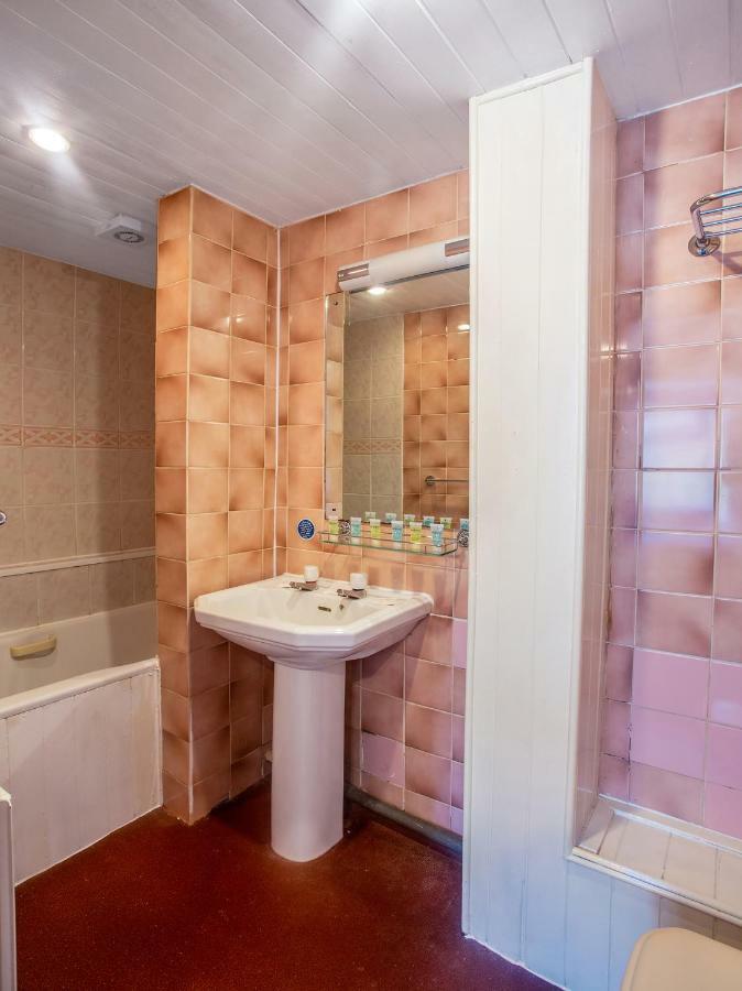 Oyo Avalon Lifestyle Guest House Brighton Екстер'єр фото