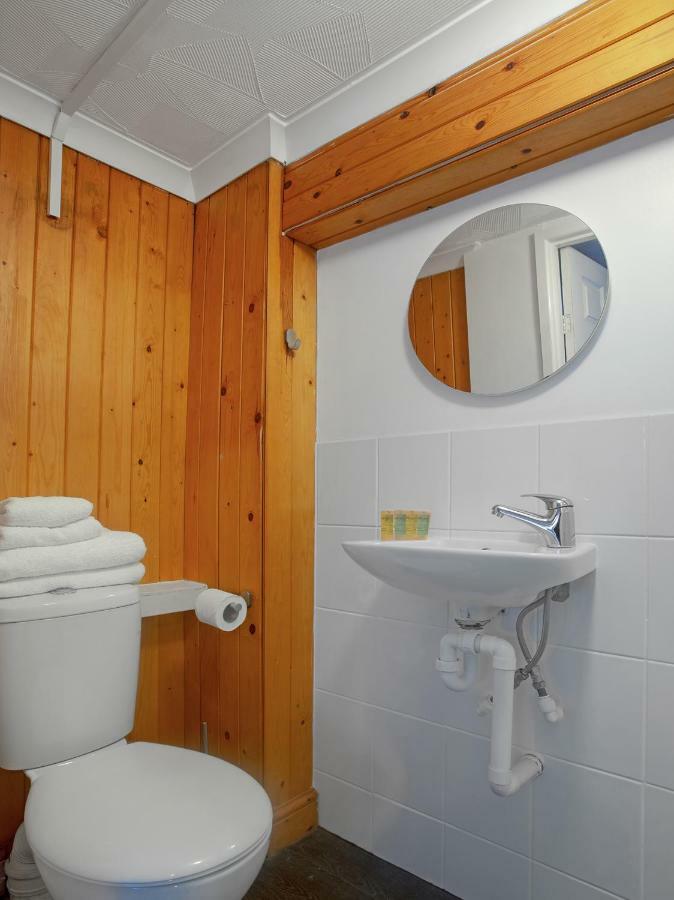 Oyo Avalon Lifestyle Guest House Brighton Екстер'єр фото