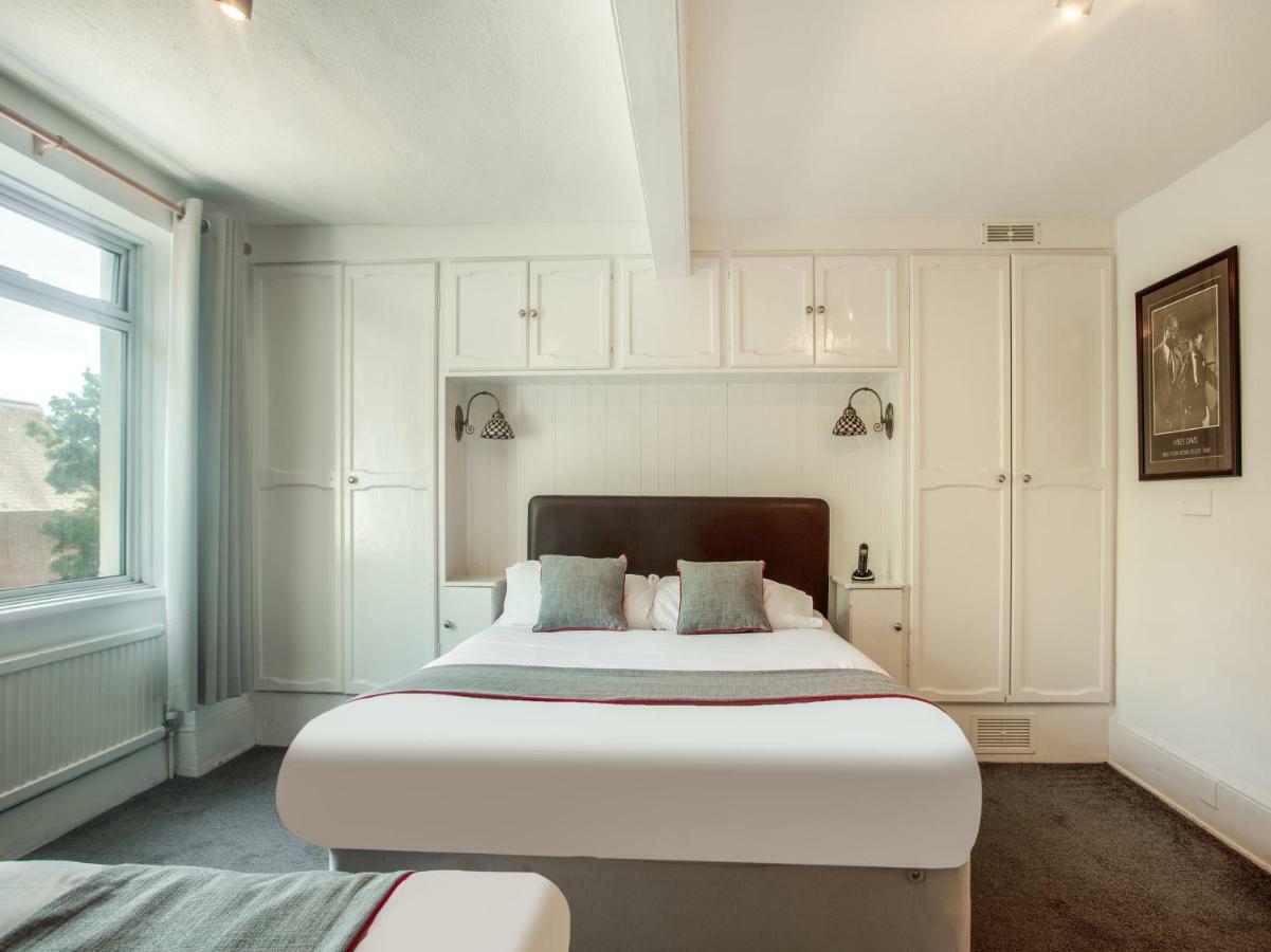 Oyo Avalon Lifestyle Guest House Brighton Екстер'єр фото