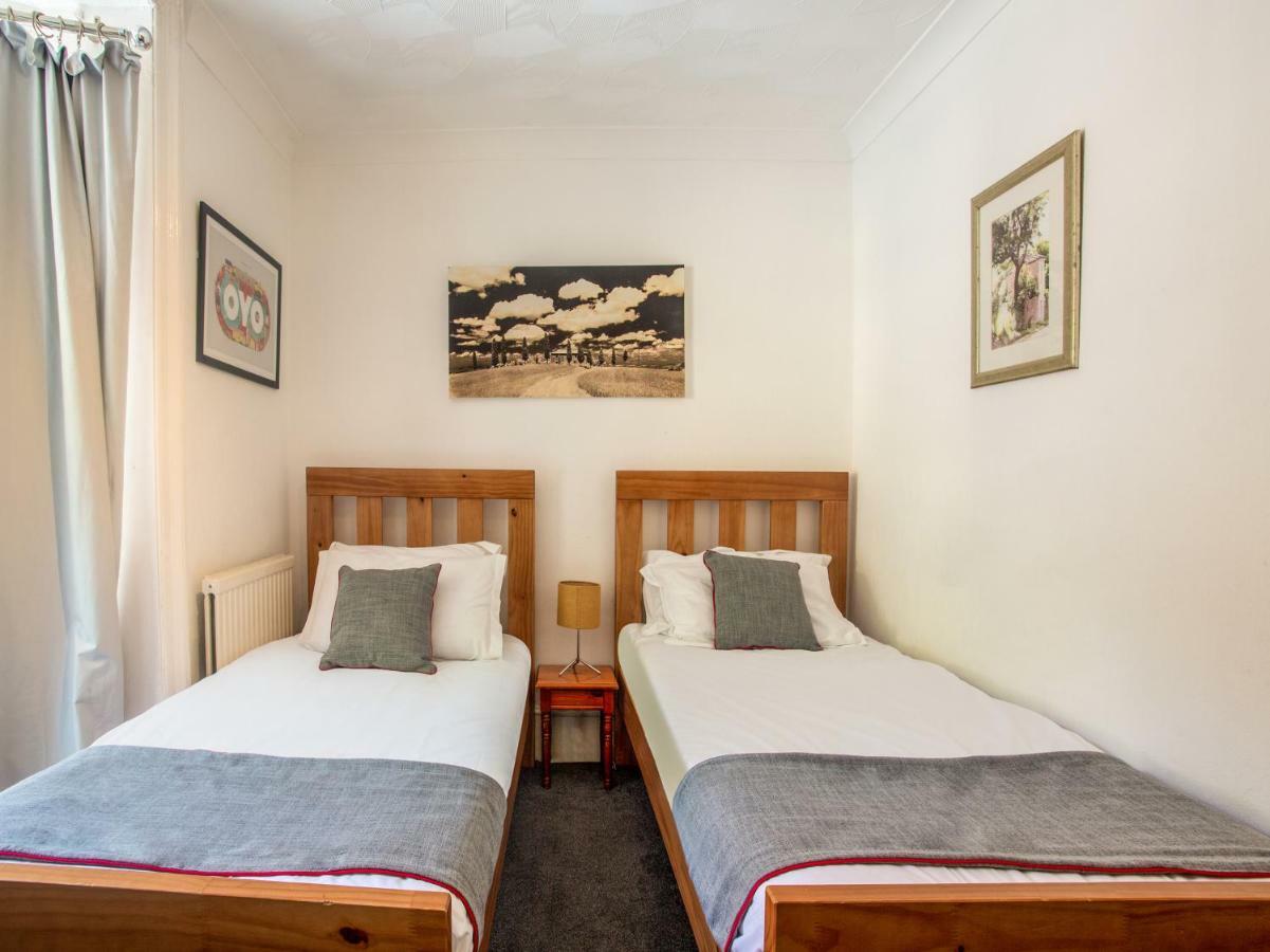 Oyo Avalon Lifestyle Guest House Brighton Екстер'єр фото